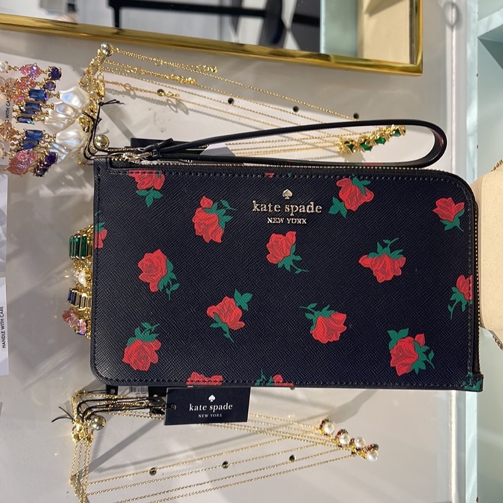 Kate Spade Lucy Medium L-Zip Wristlet
COLOR:
Black Multi
NWT - Picture 15 of 16